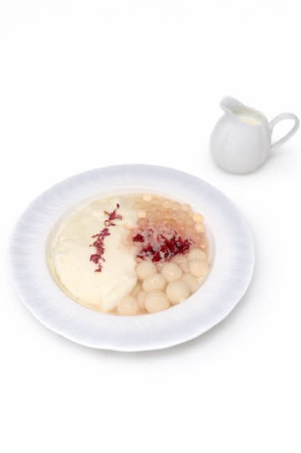 玫瑰酒酿水麻薯 Fermented Rice & Rose Syrup & Milky Mochi & Rice Ball